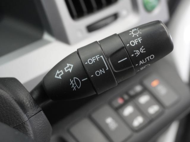 ステップワゴンスパーダ Zクールスピリット 1年保証ナビRカメETC両電扉BTパドルシフト クルーズコントロール フルセグTV DVD再生 17インチ純正アルミホイール HIDヘッドライト アイドリングストップ 横滑り防止装置 盗難防止装置(32枚目)