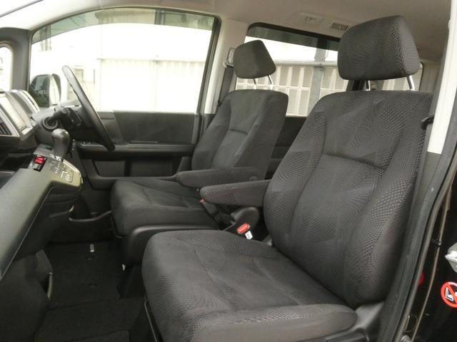 ステップワゴンスパーダ Ｓ　ワンオーナー車　７インチナビ（純正用品　ＶＸＨ－０９８ＣＶＵ）　バックカメラ　ＥＴＣ　ＨＩＤヘッドライト　片側電動スライドドア　パドルシフト　オートエアコン　電動格納ドアミラー　純正アルミ　ＡＢＳ（7枚目）