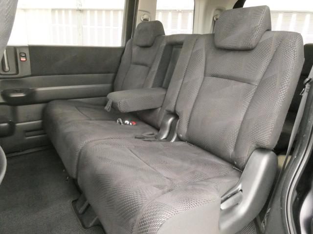 ステップワゴンスパーダ Ｓ　ワンオーナー車　７インチナビ（純正用品　ＶＸＨ－０９８ＣＶＵ）　バックカメラ　ＥＴＣ　ＨＩＤヘッドライト　片側電動スライドドア　パドルシフト　オートエアコン　電動格納ドアミラー　純正アルミ　ＡＢＳ（8枚目）