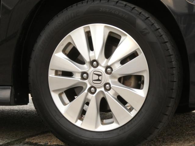 ステップワゴンスパーダ Ｓ　ワンオーナー車　７インチナビ（純正用品　ＶＸＨ－０９８ＣＶＵ）　バックカメラ　ＥＴＣ　ＨＩＤヘッドライト　片側電動スライドドア　パドルシフト　オートエアコン　電動格納ドアミラー　純正アルミ　ＡＢＳ（16枚目）