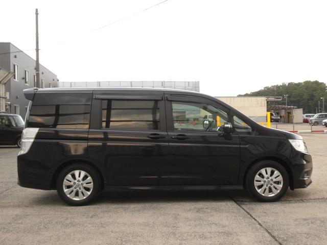 ステップワゴンスパーダ Ｓ　ワンオーナー車　７インチナビ（純正用品　ＶＸＨ－０９８ＣＶＵ）　バックカメラ　ＥＴＣ　ＨＩＤヘッドライト　片側電動スライドドア　パドルシフト　オートエアコン　電動格納ドアミラー　純正アルミ　ＡＢＳ（25枚目）