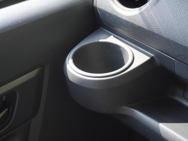 ◆ドリンクホルダー◆手の届きやすい場所にドリンクホルダーがあり、とても便利です。