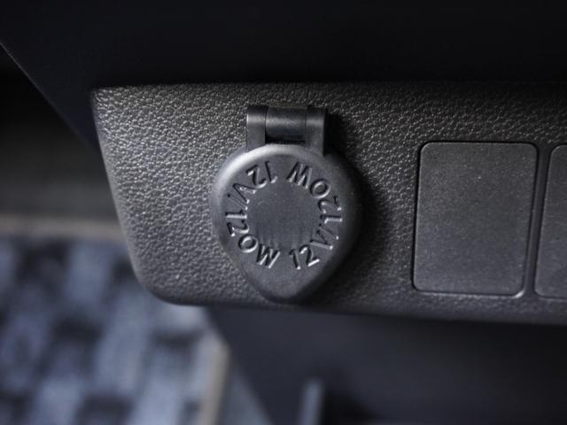 ◆１２Ｖ電源ソケット◆スマートフォンの充電等にも便利な電源ソケット！使いやすい場所に装備されています。