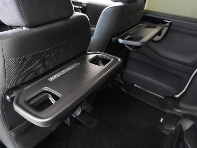 ���V�[�g�o�b�N�e�[�u�����t�����g�V�[�g�̔w�ʂɌ�ȗp�̃e�[�u�������Ă��܂��B�������u���āI�J�b�v�z���_�[������܂��A�h���C�u����x�e���ɂ��֗��ȃe�[�u���ł��B