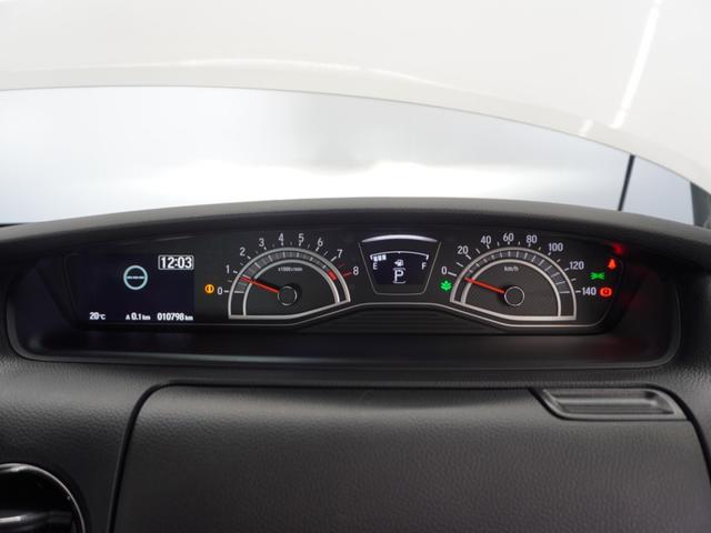 ���}���`�C���t�H���[�V���������[�^�[���Ƀf�B�X�v���[�𑕔��B�R��A�q���\�����Ȃǂ̉^�]���T�|�[�g������A�z���_�Z���V���O�̒��ӁE�x���Ȃǂ�\�����܂��B