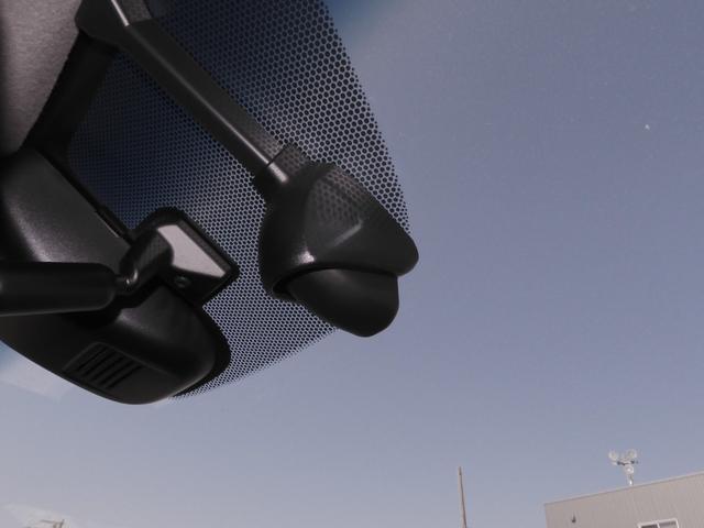 フリードハイブリッド ハイブリッド・クロスターホンダセンシング 9インチナビ Bluetooth Rカメラ 音楽録音 LEDオートライト 両側パワースライドドア 前後ドラレコ スマートキー2個 本革ステアリング 衝突軽減ブレーキ レーンキープ ワンオーナー(5枚目)