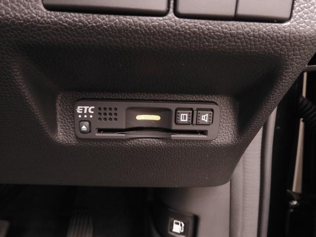 フリードハイブリッド ハイブリッド・クロスターホンダセンシング 9インチナビ Bluetooth Rカメラ 音楽録音 LEDオートライト 両側パワースライドドア 前後ドラレコ スマートキー2個 本革ステアリング 衝突軽減ブレーキ レーンキープ ワンオーナー(6枚目)