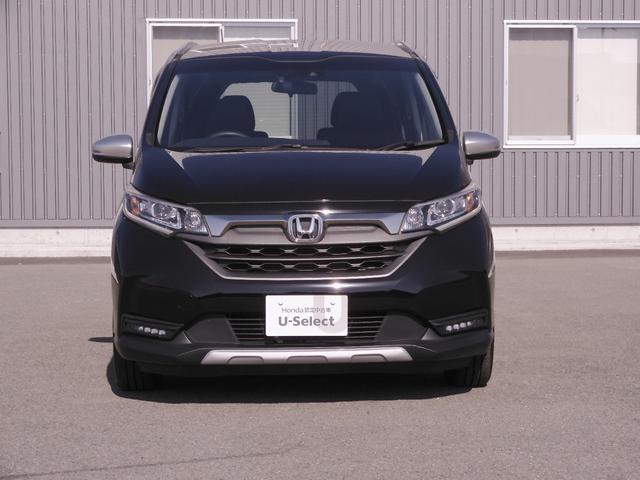 フリードハイブリッド ハイブリッド・クロスターホンダセンシング 9インチナビ Bluetooth Rカメラ 音楽録音 LEDオートライト 両側パワースライドドア 前後ドラレコ スマートキー2個 本革ステアリング 衝突軽減ブレーキ レーンキープ ワンオーナー(13枚目)