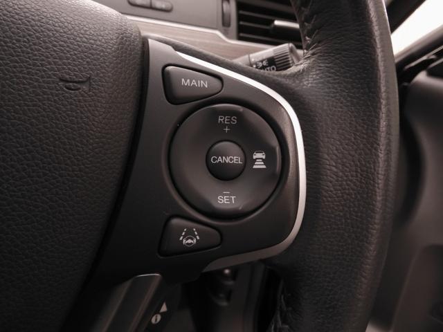 フリードハイブリッド ハイブリッド・クロスターホンダセンシング 9インチナビ Bluetooth Rカメラ 音楽録音 LEDオートライト 両側パワースライドドア 前後ドラレコ スマートキー2個 本革ステアリング 衝突軽減ブレーキ レーンキープ ワンオーナー(18枚目)