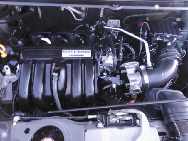 フリードハイブリッド ハイブリッド・クロスターホンダセンシング 9インチナビ Bluetooth Rカメラ 音楽録音 LEDオートライト 両側パワースライドドア 前後ドラレコ スマートキー2個 本革ステアリング 衝突軽減ブレーキ レーンキープ ワンオーナー(20枚目)