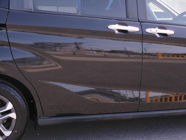 フリードハイブリッド ハイブリッド・クロスターホンダセンシング 9インチナビ Bluetooth Rカメラ 音楽録音 LEDオートライト 両側パワースライドドア 前後ドラレコ スマートキー2個 本革ステアリング 衝突軽減ブレーキ レーンキープ ワンオーナー(44枚目)