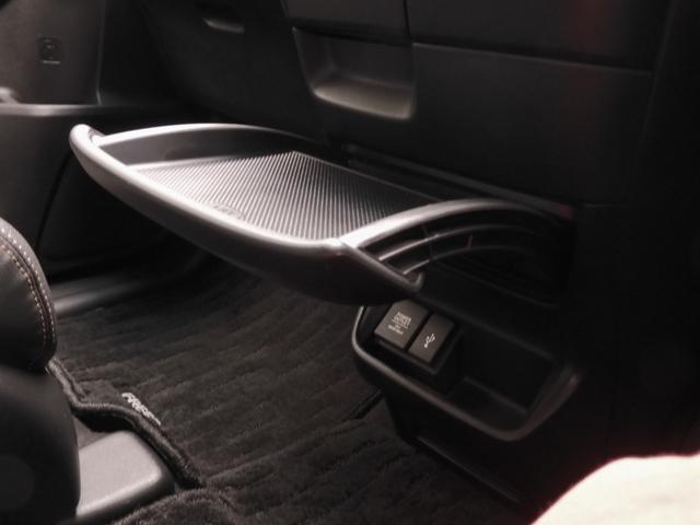 フリードハイブリッド ハイブリッド・クロスターホンダセンシング 9インチナビ Bluetooth Rカメラ 音楽録音 LEDオートライト 両側パワースライドドア 前後ドラレコ スマートキー2個 本革ステアリング 衝突軽減ブレーキ レーンキープ ワンオーナー(64枚目)