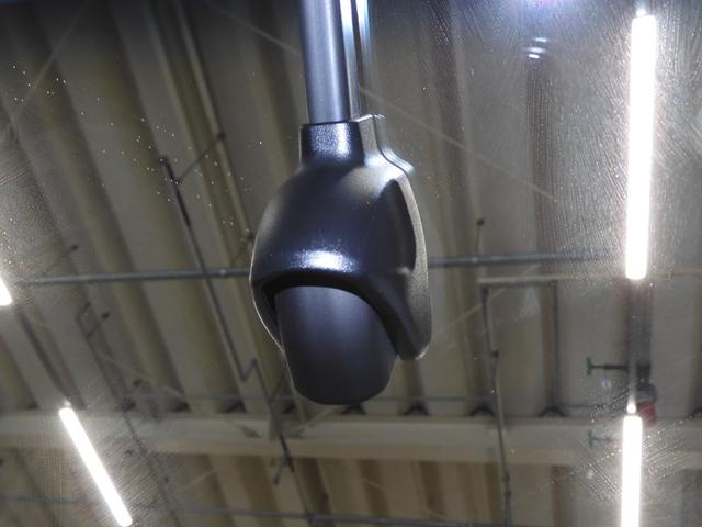 フィット e:HEVホーム ワンオーナー 8インチナビ バックカメラ ドラレコ ETC アダプティブクルーズコントロール Bluetooth USB入力端子 LEDヘッドライト 衝突被害軽減ブレーキ 社外アルミホイール 禁煙車(5枚目)