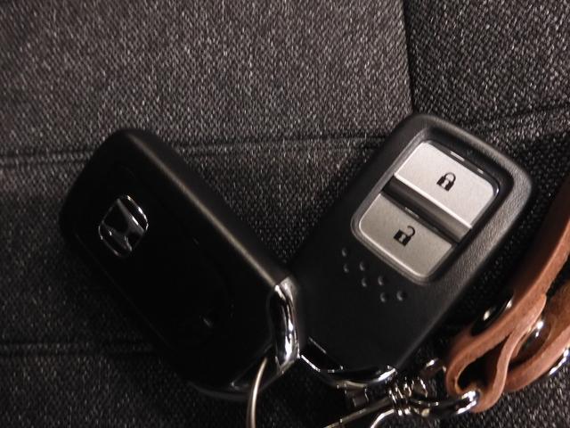 フィット e:HEVホーム ワンオーナー 8インチナビ バックカメラ ドラレコ ETC アダプティブクルーズコントロール Bluetooth USB入力端子 LEDヘッドライト 衝突被害軽減ブレーキ 社外アルミホイール 禁煙車(35枚目)