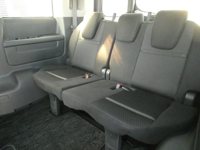 ◆ご家族とスキーやキャンプ、または年に１回、親孝行の温泉旅行。そんな時にとても役に立つ広々３列目シート。普段は畳んでおいて荷物スペースにしても良いですね！