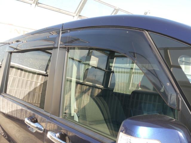 ◆ドアバイザー◆悪天候時にも窓を少し上げて換気を行えるので便利です♪