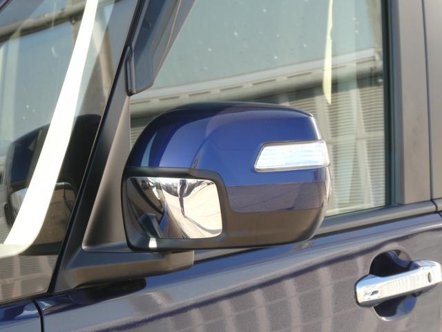 ◆ドアミラーウインカー◆ドアミラーにウインカーを装備しています。対向車に自身の進行方向を合図し安全に運転できます。