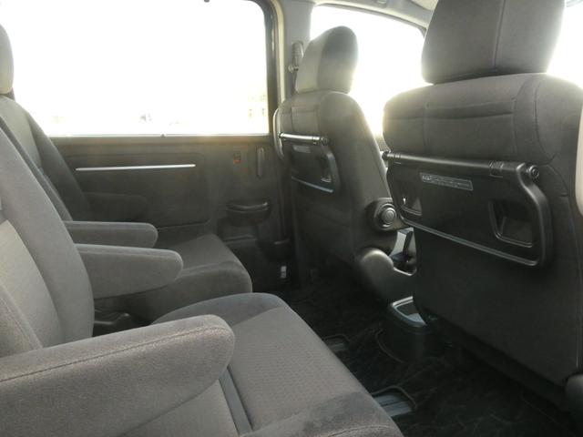 ◆ゆったり座れる大型で上質なシート。ゆとりのサイズと十分な厚みで豊かな座り心地を生み、ロングドライブでも疲れにくいシートです。