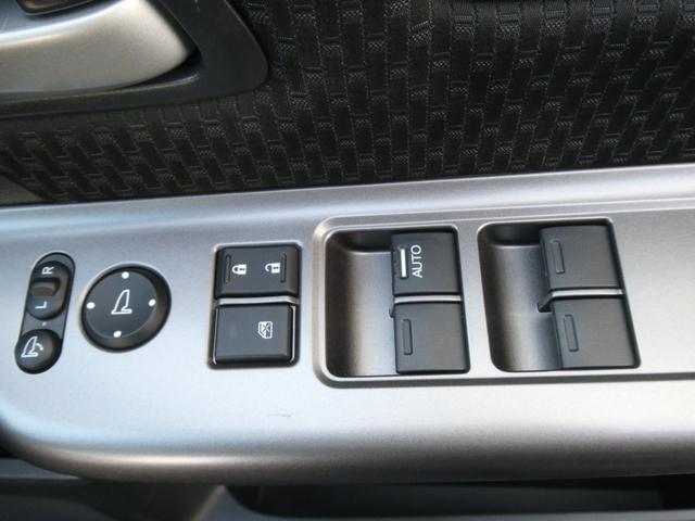 ◆パワーウィンドウスイッチ◆運転席から全席の窓の開閉操作を行うことが出来いつでも換気ができます！