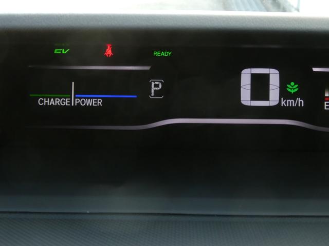 ◆メーターパネル◆視認性の良いシンプルなメーターデザインはドライバーに情報をわかりやすく伝えてくれます。