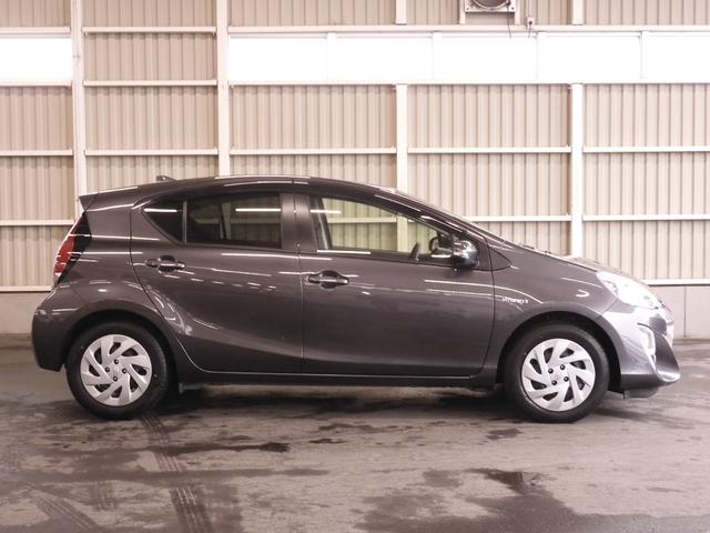 アクア Ｓ　ワンオーナー　７インチナビ　バックカメラ　ＥＴＣ　Ｂｌｕｅｔｏｏｔｈ　衝突被害軽減ブレーキ　横滑り防止装置　ワンセグＴＶ　オートライト　オートエアコン　スマートキー　電動格納ドアミラー　盗難防止装置（26枚目）