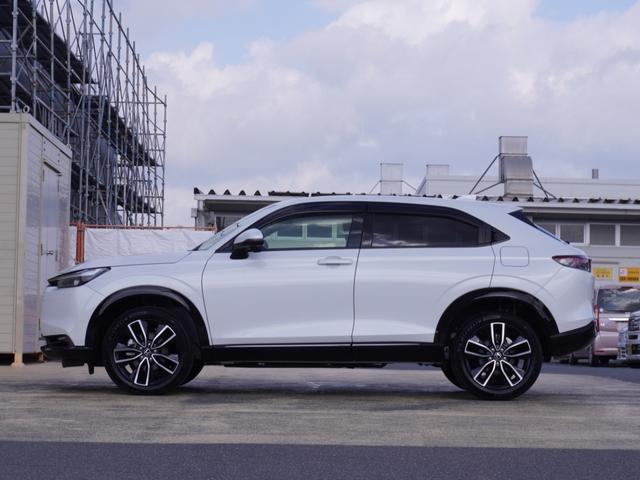 ヴェゼル e:HEVZ ワンオーナー 9インチナビ バックカメラ ETC アダプティブクルーズコントロール シートヒーター フルセグ LEDヘッドライト 衝突被害軽減ブレーキ 減速セレクター 純正アルミホイール 禁煙車(6枚目)