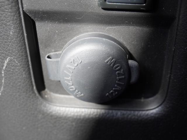 ◆１２Ｖ電源ソケット◆スマートフォンの充電等にも便利な電源ソケット！使いやすい場所に装備されています。