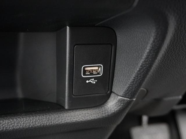 WR-V Z+ブラックスタイル 2年保証ナビDレコRカメETCクルコンBT地デジ Bluetooth パドルシフト 障害物センサー オートハイビーム デイライト 本革巻きハンドル 17インチ純正アルミホイール スペアキー有(6枚目)