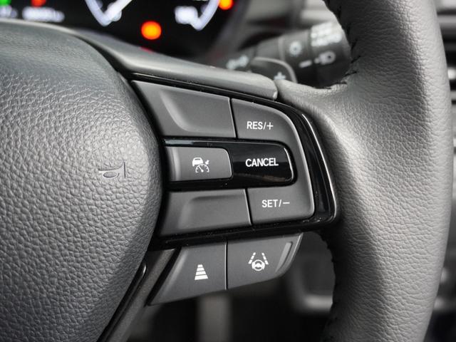 WR-V Z+ブラックスタイル 2年保証ナビDレコRカメETCクルコンBT地デジ Bluetooth パドルシフト 障害物センサー オートハイビーム デイライト 本革巻きハンドル 17インチ純正アルミホイール スペアキー有(9枚目)