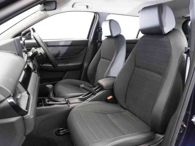 WR-V Z+ブラックスタイル 2年保証ナビDレコRカメETCクルコンBT地デジ Bluetooth パドルシフト 障害物センサー オートハイビーム デイライト 本革巻きハンドル 17インチ純正アルミホイール スペアキー有(19枚目)