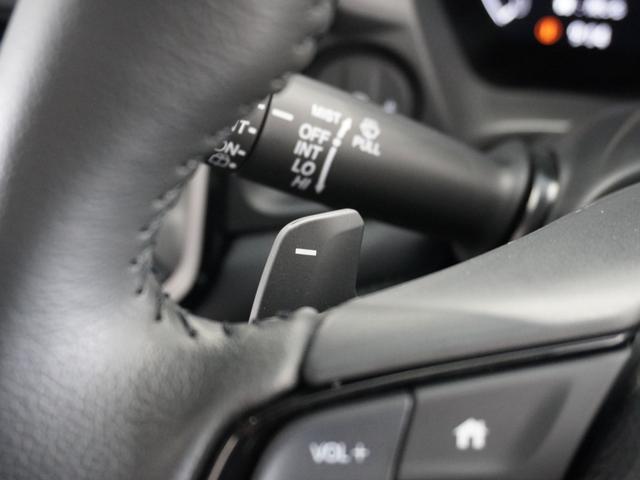 WR-V Z+ブラックスタイル 2年保証ナビDレコRカメETCクルコンBT地デジ Bluetooth パドルシフト 障害物センサー オートハイビーム デイライト 本革巻きハンドル 17インチ純正アルミホイール スペアキー有(32枚目)