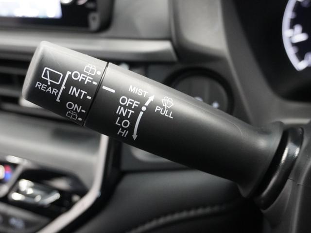 WR-V Z+ブラックスタイル 2年保証ナビDレコRカメETCクルコンBT地デジ Bluetooth パドルシフト 障害物センサー オートハイビーム デイライト 本革巻きハンドル 17インチ純正アルミホイール スペアキー有(33枚目)