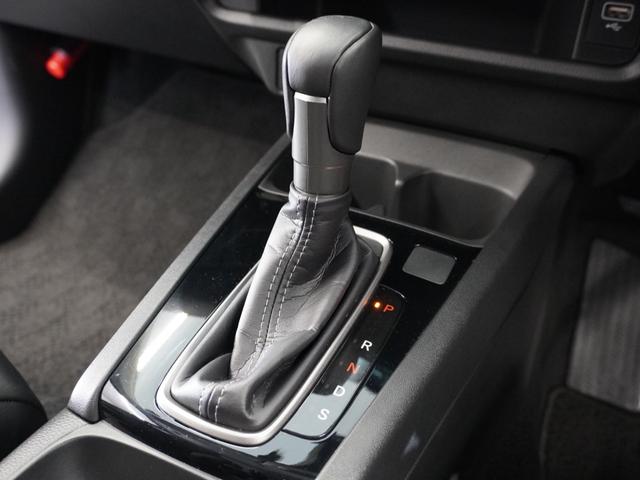 WR-V Z+ブラックスタイル 2年保証ナビDレコRカメETCクルコンBT地デジ Bluetooth パドルシフト 障害物センサー オートハイビーム デイライト 本革巻きハンドル 17インチ純正アルミホイール スペアキー有(36枚目)