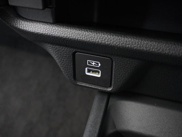 WR-V Z+ブラックスタイル 2年保証ナビDレコRカメETCクルコンBT地デジ Bluetooth パドルシフト 障害物センサー オートハイビーム デイライト 本革巻きハンドル 17インチ純正アルミホイール スペアキー有(38枚目)