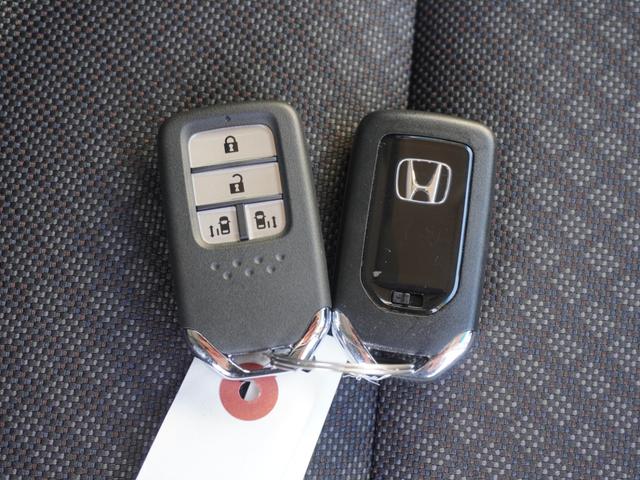 フリード Ｇブラックスタイル　ワンオーナー　９インチナビ　バックカメラ　ＥＴＣ　アダプティブクルーズコントロール　両側電動スライドドア　シートヒーター　Ｂｌｕｅｔｏｏｔｈ　ＬＥＤヘッドライト　衝突被害軽減ブレーキ　禁煙車（33枚目）