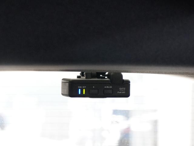 シビック タイプＲ　１年保証ナビＤレコＲカメＥＴＣクルコンＢＴ地デジ　６速ＭＴ　リアドラレコ　２０インチアルミホイール　Ｂｌｕｅｔｏｏｔｈ　ＣＤ／ＤＶＤ再生　ＬＥＤヘッドライト　電子パーキング　スペアキー有（7枚目）