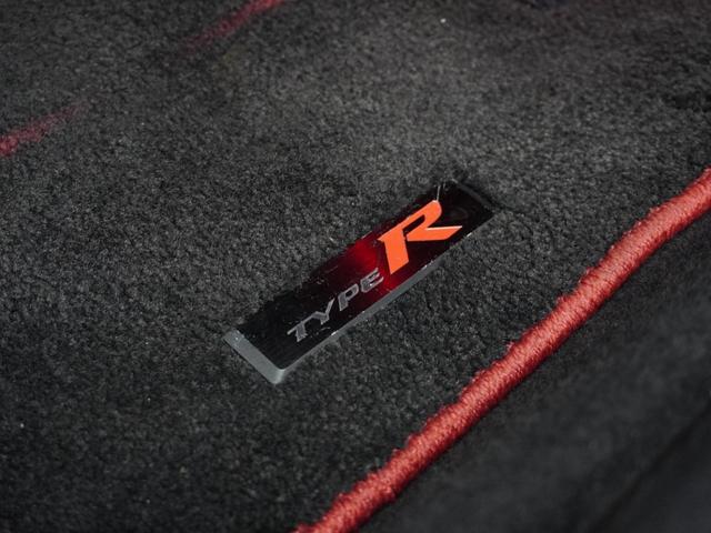 シビック タイプＲ　１年保証ナビＤレコＲカメＥＴＣクルコンＢＴ地デジ　６速ＭＴ　リアドラレコ　２０インチアルミホイール　Ｂｌｕｅｔｏｏｔｈ　ＣＤ／ＤＶＤ再生　ＬＥＤヘッドライト　電子パーキング　スペアキー有（41枚目）