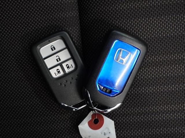 フリードハイブリッド ハイブリッド・Ｇホンダセンシング　１年保証ナビ後席モニタＲカメＥＴＣ両電扉ＢＴ　アダプティブクルーズコントロール　Ｂｌｕｅｔｏｏｔｈ　フルセグＴＶ　ＤＶＤ再生　ミュージックサーバー　衝突軽減ブレーキ　スペアキー有り　レーンアシスト（17枚目）