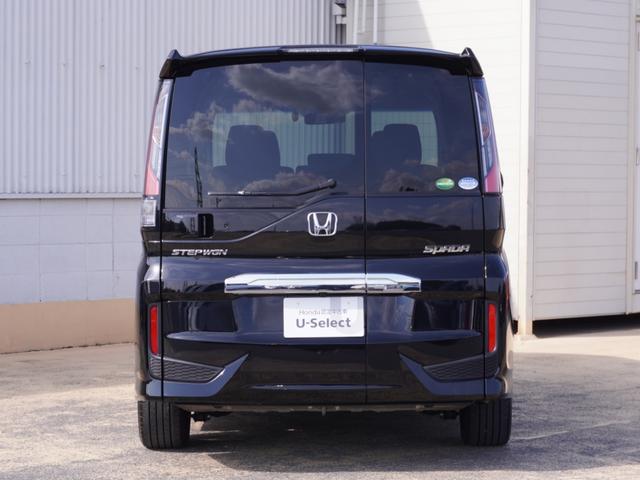 ステップワゴンスパーダ スパーダホンダセンシング　ワンオーナー　９インチナビ　リア席モニター　ナビ連動前後ドライブレコーダー　ナビ連動ＥＴＣ２．０　Ｂｌｕｅｔｏｏｔｈ　パドルシフト　両側電動スライドドア　純正アルミホイール　禁煙車（16枚目）