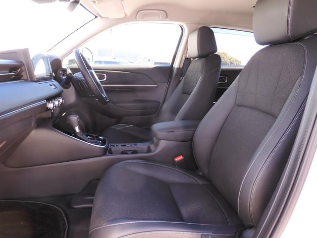 ヴェゼル ｅ：ＨＥＶＺ　ワンオーナー　９インチナビ　バックカメラ　ドラレコ　ＥＴＣ　渋滞追従クルーズ　障害物センサー　シートヒーター　Ｂｌｕｅｔｏｏｔｈ　ＵＳＢ接続　デイライト　ヒルダウンアシスト　ブラインドスポット　禁煙車（9枚目）