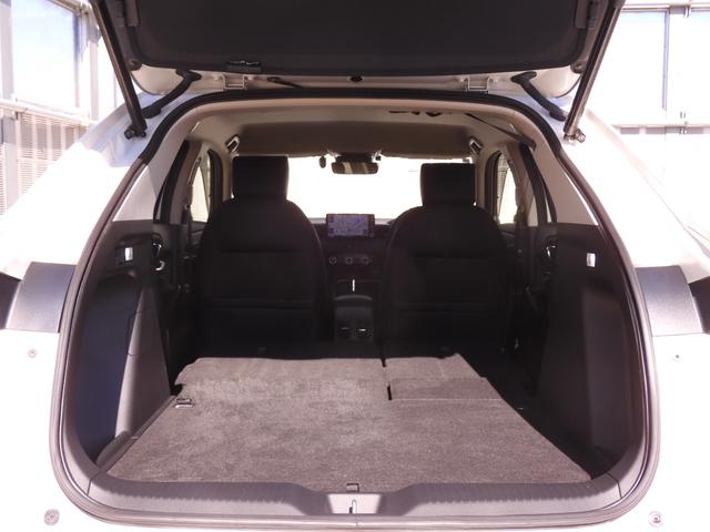 ヴェゼル ｅ：ＨＥＶＺ　ワンオーナー　９インチナビ　バックカメラ　ドラレコ　ＥＴＣ　渋滞追従クルーズ　障害物センサー　シートヒーター　Ｂｌｕｅｔｏｏｔｈ　ＵＳＢ接続　デイライト　ヒルダウンアシスト　ブラインドスポット　禁煙車（12枚目）