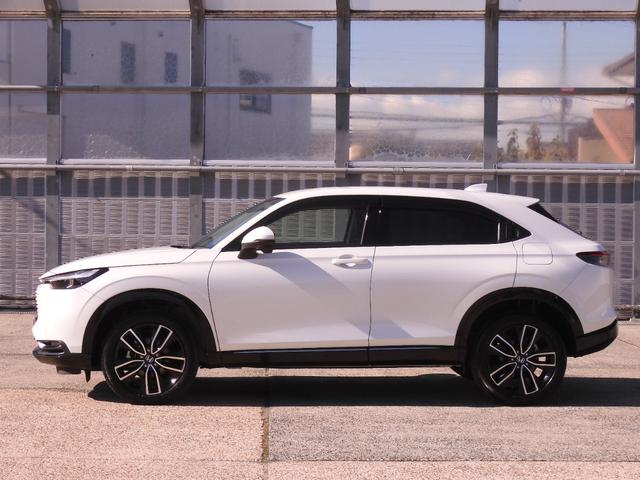 ヴェゼル ｅ：ＨＥＶＺ　ワンオーナー　９インチナビ　バックカメラ　ドラレコ　ＥＴＣ　渋滞追従クルーズ　障害物センサー　シートヒーター　Ｂｌｕｅｔｏｏｔｈ　ＵＳＢ接続　デイライト　ヒルダウンアシスト　ブラインドスポット　禁煙車（16枚目）