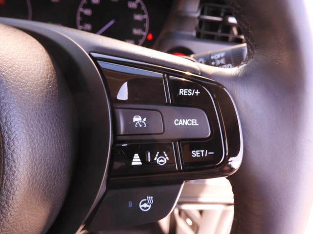 ヴェゼル ｅ：ＨＥＶＺ　ワンオーナー　９インチナビ　バックカメラ　ドラレコ　ＥＴＣ　渋滞追従クルーズ　障害物センサー　シートヒーター　Ｂｌｕｅｔｏｏｔｈ　ＵＳＢ接続　デイライト　ヒルダウンアシスト　ブラインドスポット　禁煙車（19枚目）