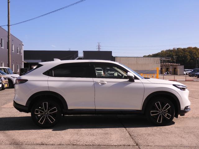 ヴェゼル ｅ：ＨＥＶＺ　ワンオーナー　９インチナビ　バックカメラ　ドラレコ　ＥＴＣ　渋滞追従クルーズ　障害物センサー　シートヒーター　Ｂｌｕｅｔｏｏｔｈ　ＵＳＢ接続　デイライト　ヒルダウンアシスト　ブラインドスポット　禁煙車（24枚目）