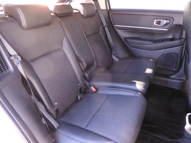 ヴェゼル ｅ：ＨＥＶＺ　ワンオーナー　９インチナビ　バックカメラ　ドラレコ　ＥＴＣ　渋滞追従クルーズ　障害物センサー　シートヒーター　Ｂｌｕｅｔｏｏｔｈ　ＵＳＢ接続　デイライト　ヒルダウンアシスト　ブラインドスポット　禁煙車（41枚目）