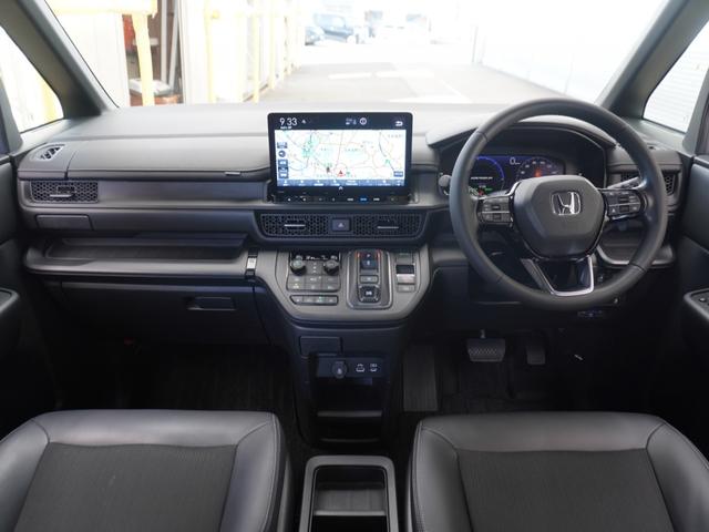 ステップワゴン ｅ：ＨＥＶスパーダ　ワンオーナー　１１インチナビ　バックカメラ　ＥＴＣ　後席モニター　アダプティブクルーズコントロール　両側電動スライドドア　シートヒーター　Ｂｌｕｅｔｏｏｔｈ　オートハイビーム　減速セレクター　禁煙車（8枚目）