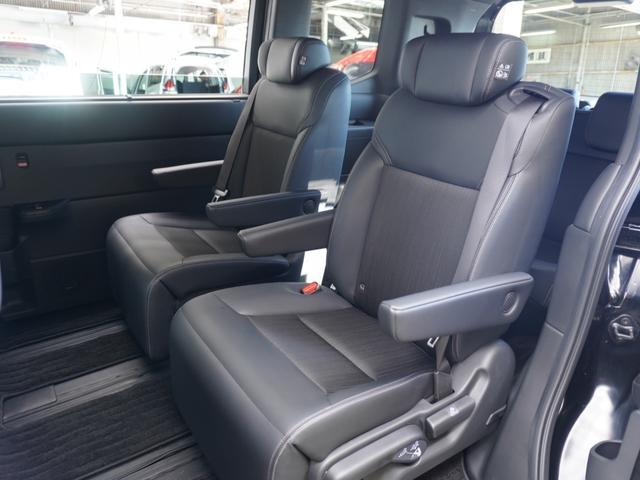 ステップワゴン ｅ：ＨＥＶスパーダ　ワンオーナー　１１インチナビ　バックカメラ　ＥＴＣ　後席モニター　アダプティブクルーズコントロール　両側電動スライドドア　シートヒーター　Ｂｌｕｅｔｏｏｔｈ　オートハイビーム　減速セレクター　禁煙車（10枚目）