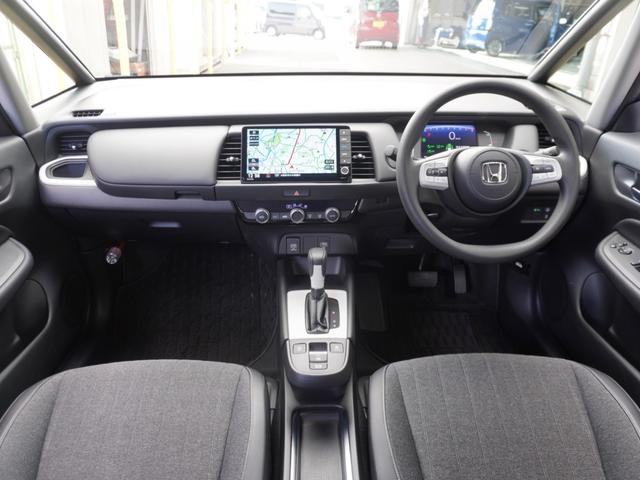 フィット ホーム　ワンオーナー　９インチナビ　バックカメラ　ドラレコ　渋滞追従クルーズ　Ｂｌｕｅｔｏｏｔｈ　障害物センサー　ＵＳＢ入力端子　デイライト　オートハイビーム　衝突被害軽減ブレーキ　スペアキー有　禁煙車（8枚目）