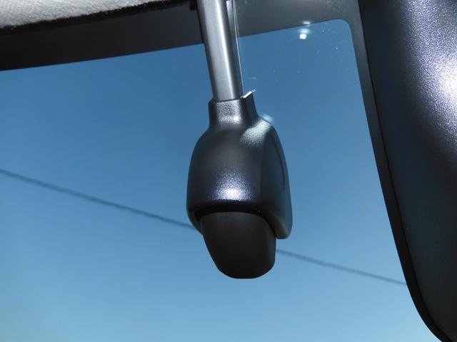 ヴェゼル ｅ：ＨＥＶＺ　ワンオーナー　９インチナビ　バックカメラ　ドラレコ　ＥＴＣ　渋滞追従クルーズ　Ｂｌｕｅｔｏｏｔｈ　障害物センサー　シートヒーター　ダウンヒルアシスト　ハンドルヒーター　本革巻ハンドル　オートハイビーム（6枚目）