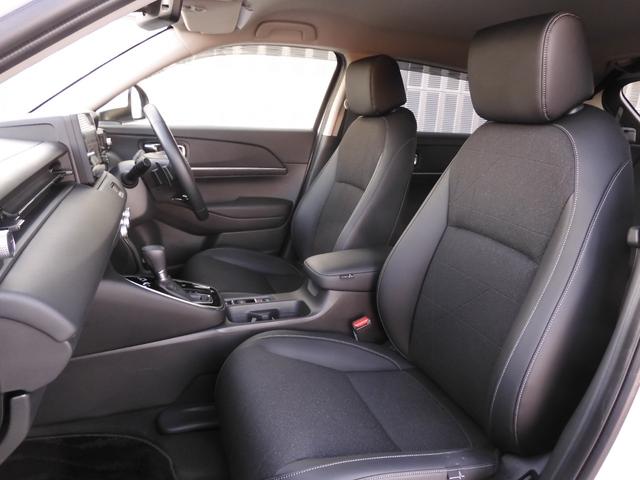 ヴェゼル ｅ：ＨＥＶＺ　ワンオーナー　９インチナビ　バックカメラ　ドラレコ　ＥＴＣ　渋滞追従クルーズ　Ｂｌｕｅｔｏｏｔｈ　障害物センサー　シートヒーター　ダウンヒルアシスト　ハンドルヒーター　本革巻ハンドル　オートハイビーム（10枚目）